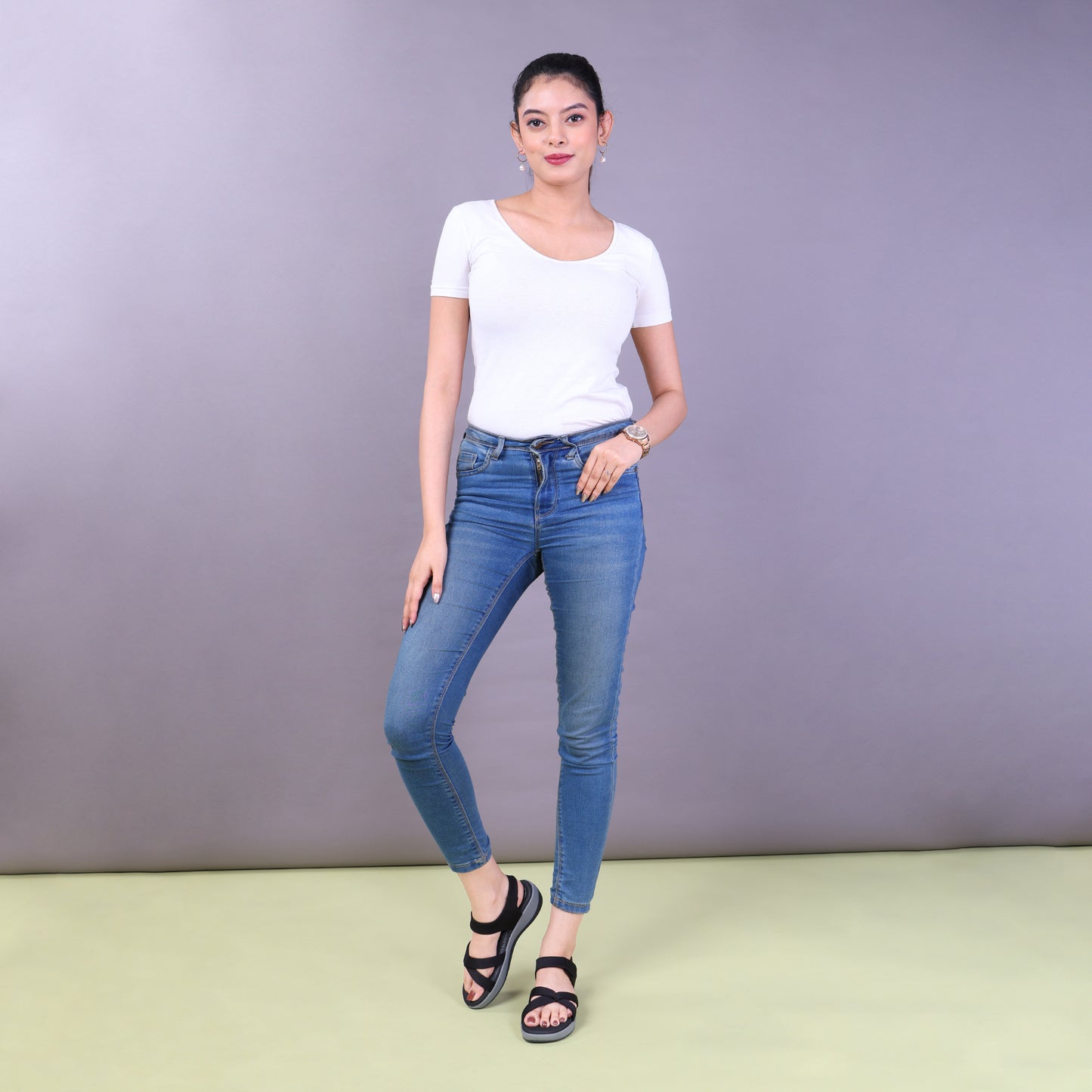 Saina Sandal