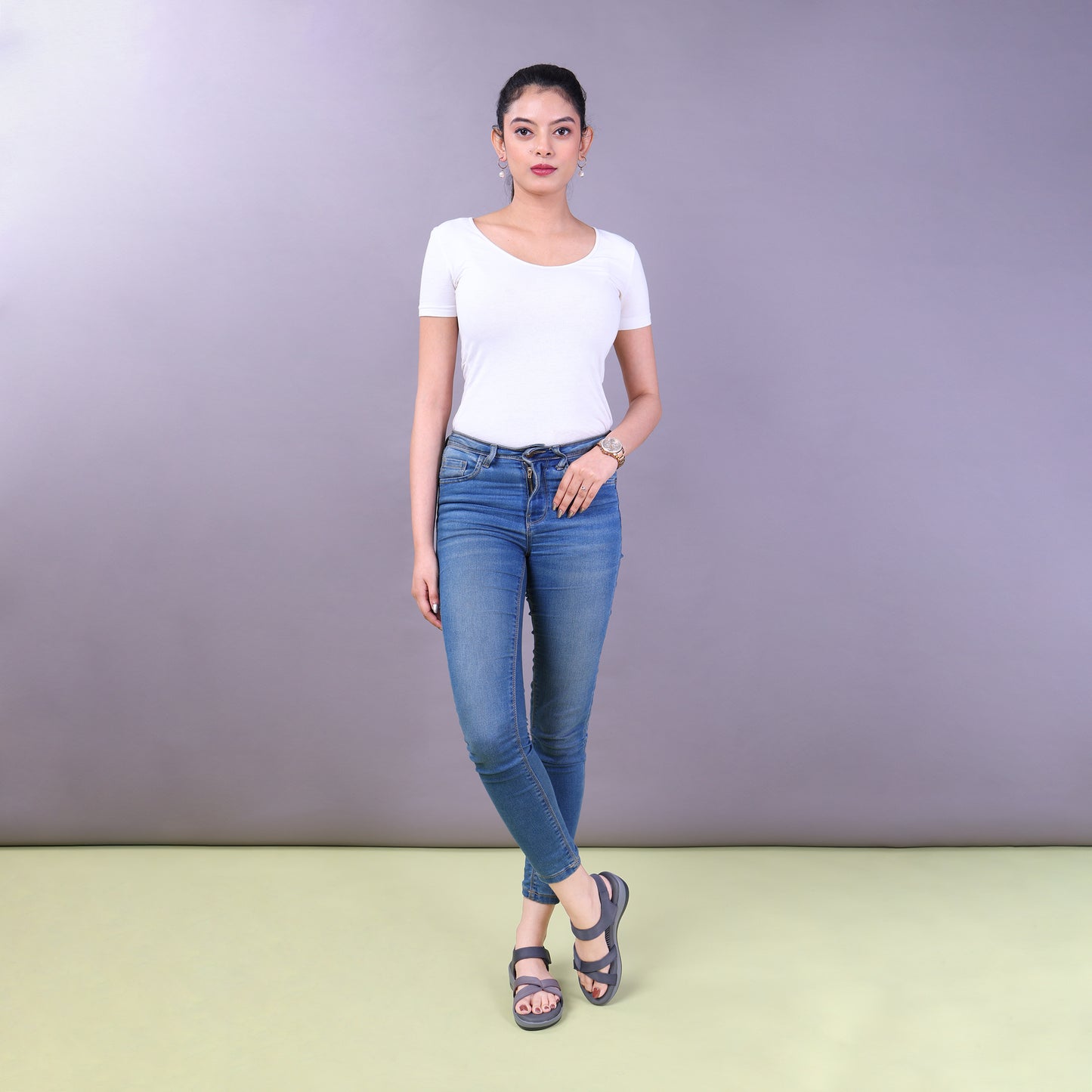 Saina Sandal