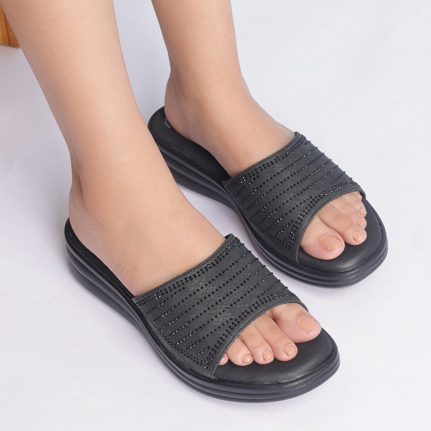 LUMI Slippers